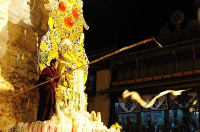 強(qiáng)巴林寺酥油花是國家級非物質(zhì)文化遺產(chǎn)
