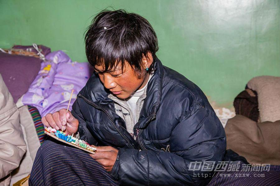 年齡最小的白瑪達(dá)杰17歲，剛剛初中畢業(yè)。