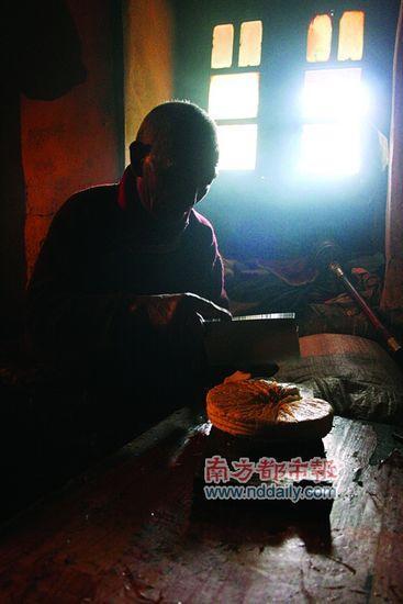 在次仁多布杰的家里。