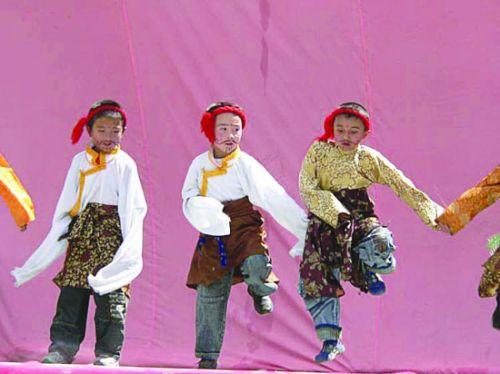 孩子的喜愛是朗瑪藝術(shù)延續(xù)傳承的基礎(chǔ)。