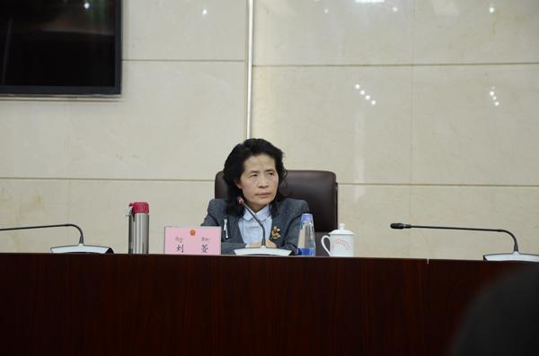 西藏自治區(qū)人民政府副秘書長、新聞發(fā)言人 劉萱.jpg