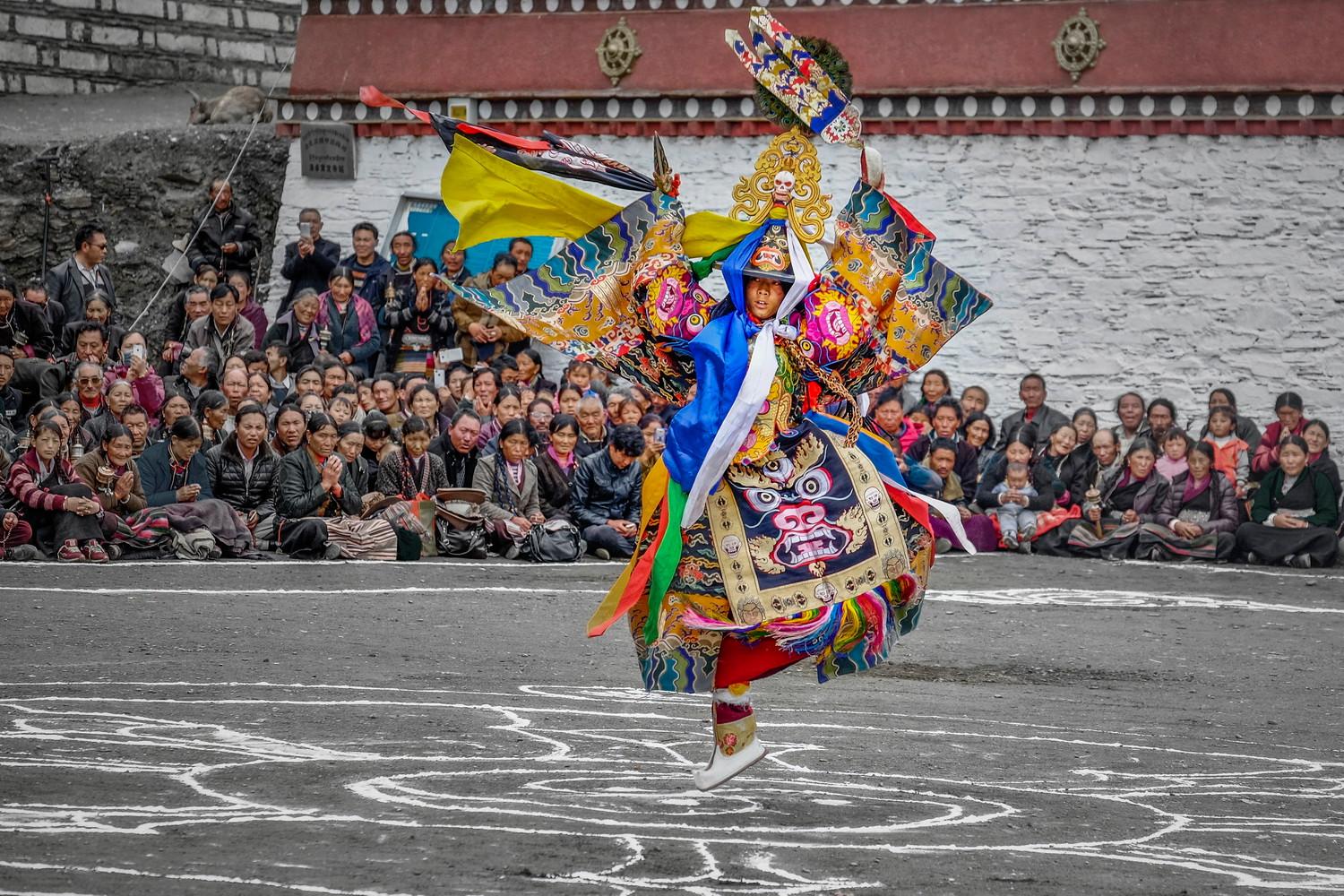 洛扎卓窩隆寺佛事活動(dòng)