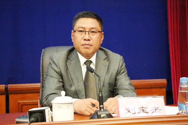 新聞發(fā)言人：那曲地區(qū)旅發(fā)委黨組副書記、主任--劉寶杰.jpg