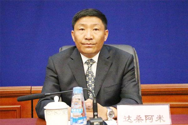 新聞發(fā)言人：那曲地區(qū)文化局局長-達(dá)桑阿米.jpg