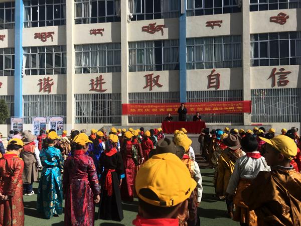 校長巴桑羅布在活動總結(jié)中勉勵全體同學(xué)：熱愛祖國，不忘歷史，珍惜現(xiàn)在，好好學(xué)習(xí)，做一名合格的社會主義接班人。.JPG