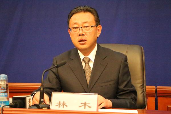 新聞發(fā)言人：西藏自治區(qū)農(nóng)牧廳黨組成員、總農(nóng)藝師林木.JPG