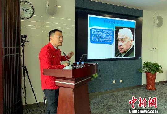 2月23日，以全國各地各批次援藏干部以及援藏醫(yī)生和教師等群體為服務(wù)對象的民間組織“援友健康之家”在北京舉行了成立以來的第5場健康講座。圖為中日友好醫(yī)院神經(jīng)外科副主任楊冬?！＄娦?攝