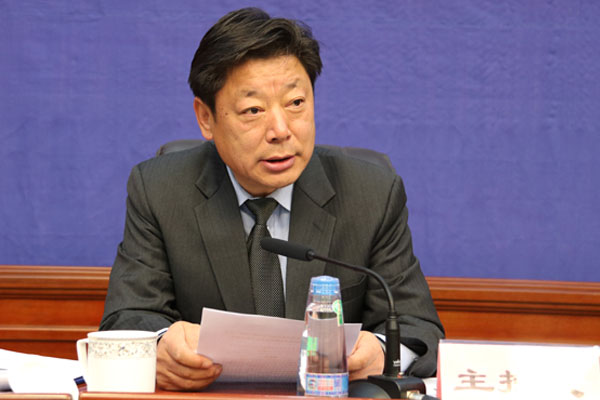 主持人：區(qū)黨委宣傳部巡視員、政府新聞辦主任晉美旺措.jpg