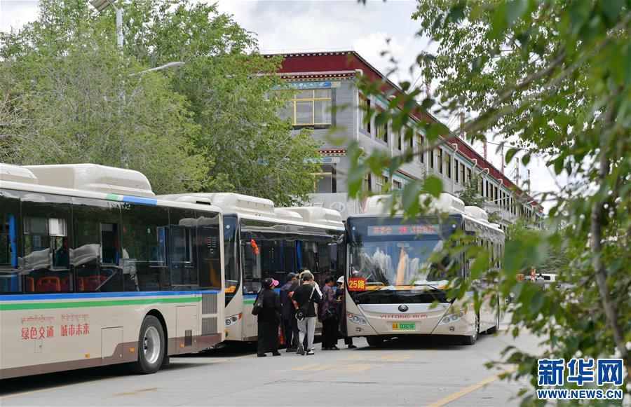 （圖文互動(dòng)）（1）西藏投放80輛新能源公交車保雪域藍(lán)天
