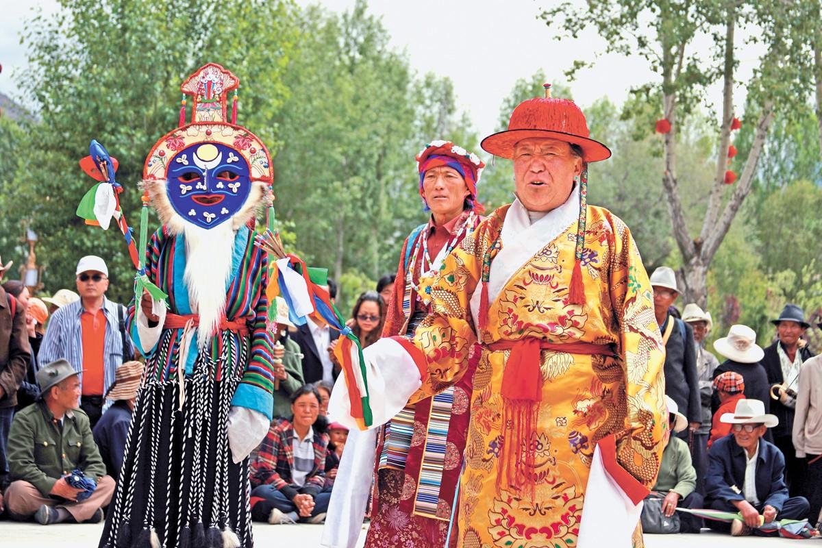 2019 年 8 月 30 日，拉薩將迎來一年一度的雪頓節(jié)，這是一場關(guān)于奉獻(xiàn)酸奶的美好節(jié)慶，是拉薩人一年里最盼望的熱鬧時(shí)節(jié)。