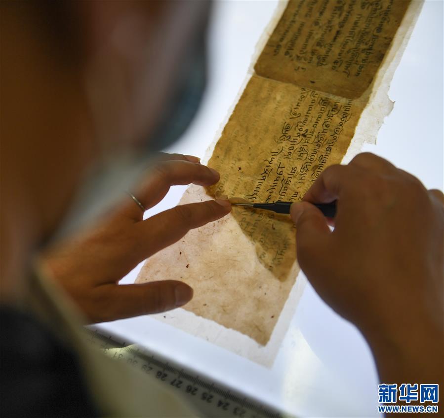 （文化）（2）西藏修復(fù)3000余頁(yè)珍貴瀕危古籍文獻(xiàn)