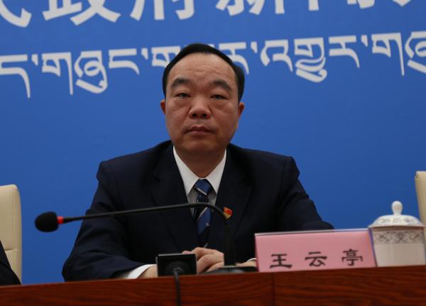 發(fā)言人：區(qū)應對新冠肺炎疫情工作領導小組辦公室防控醫(yī)療組副組長，區(qū)衛(wèi)健委黨組書記 王云亭.jpg