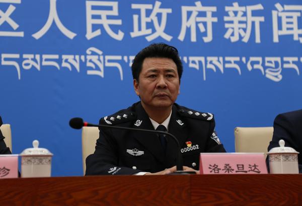 發(fā)言人：區(qū)應對新冠肺炎疫情工作領導小組辦公室防控醫(yī)療組成員，區(qū)公安廳黨組副書記、常務副廳長 洛桑旦達.jpg