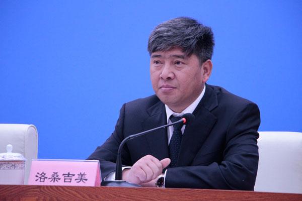 新聞發(fā)言人：林芝市農業(yè)農村局黨組副書記、局長洛桑吉美.jpg