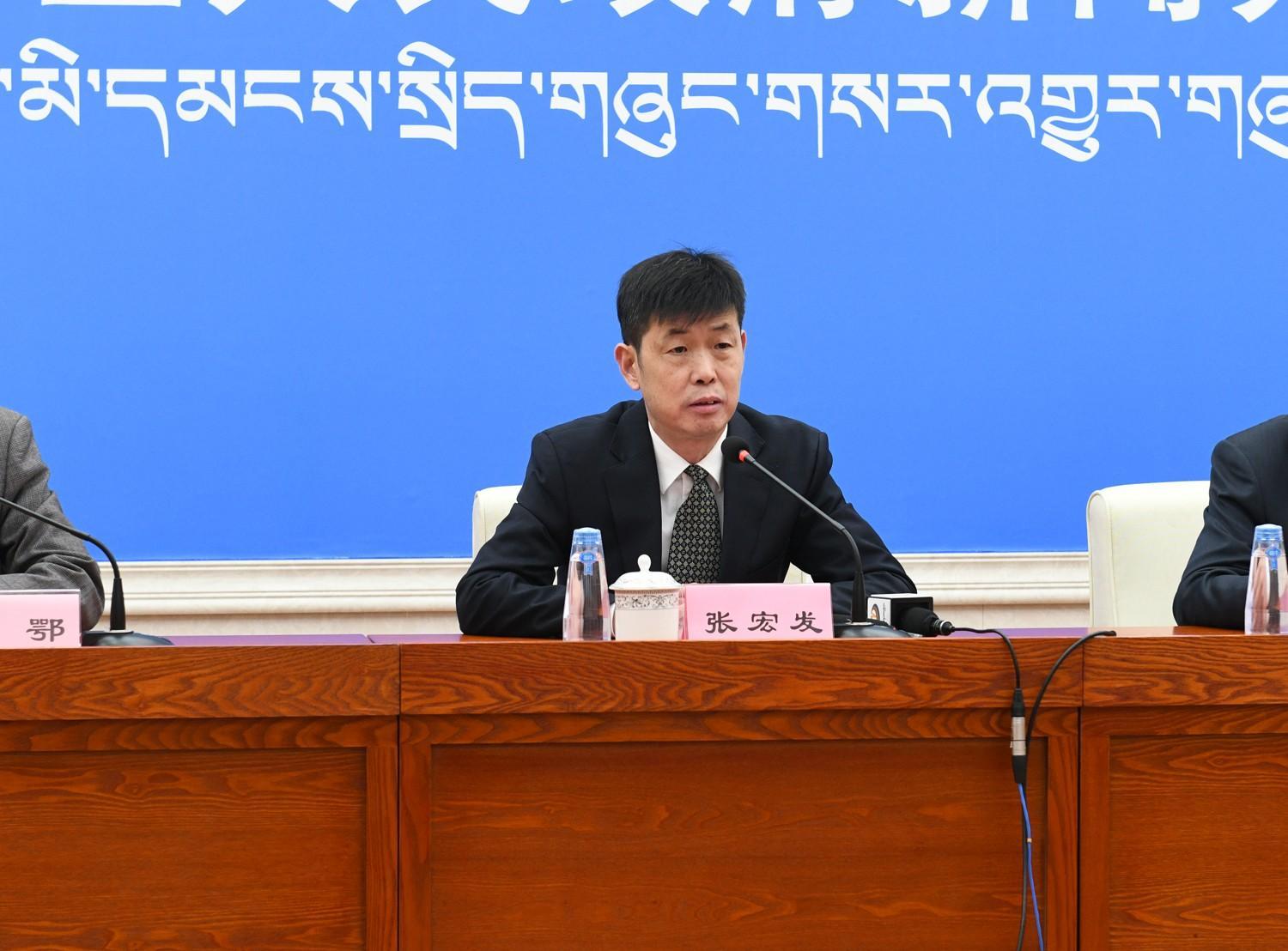 自治區(qū)司法廳黨委委員、副廳長(zhǎng)、新聞發(fā)言人 張宏發(fā).jpg