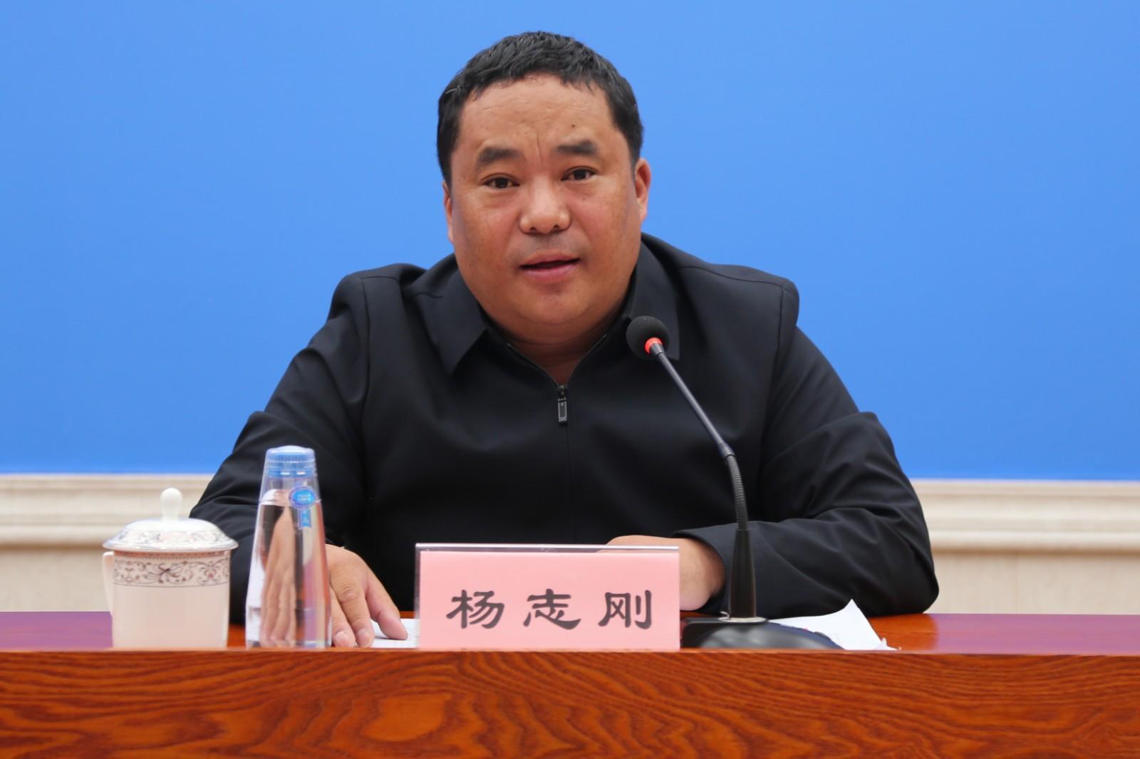 新聞發(fā)言人：那曲生態(tài)環(huán)境局黨組副書記、局長 楊志剛.JPG
