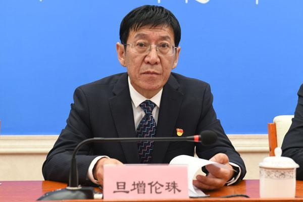 新聞發(fā)言人：自治區(qū)人民政府副秘書長、新聞發(fā)言人 旦增倫珠.jpg