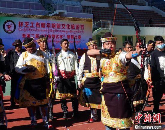 圖為響箭比賽現(xiàn)場?！∪轿木?攝