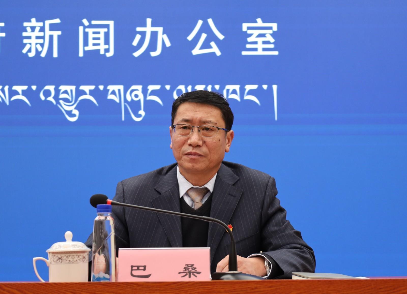 新聞發(fā)言人：國家統(tǒng)計局西藏調(diào)查總隊黨組成員、副總隊長 巴桑.JPG