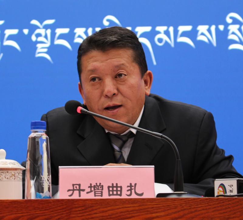 區(qū)交通運(yùn)輸廳農(nóng)村公路處處長 丹增曲扎.JPG