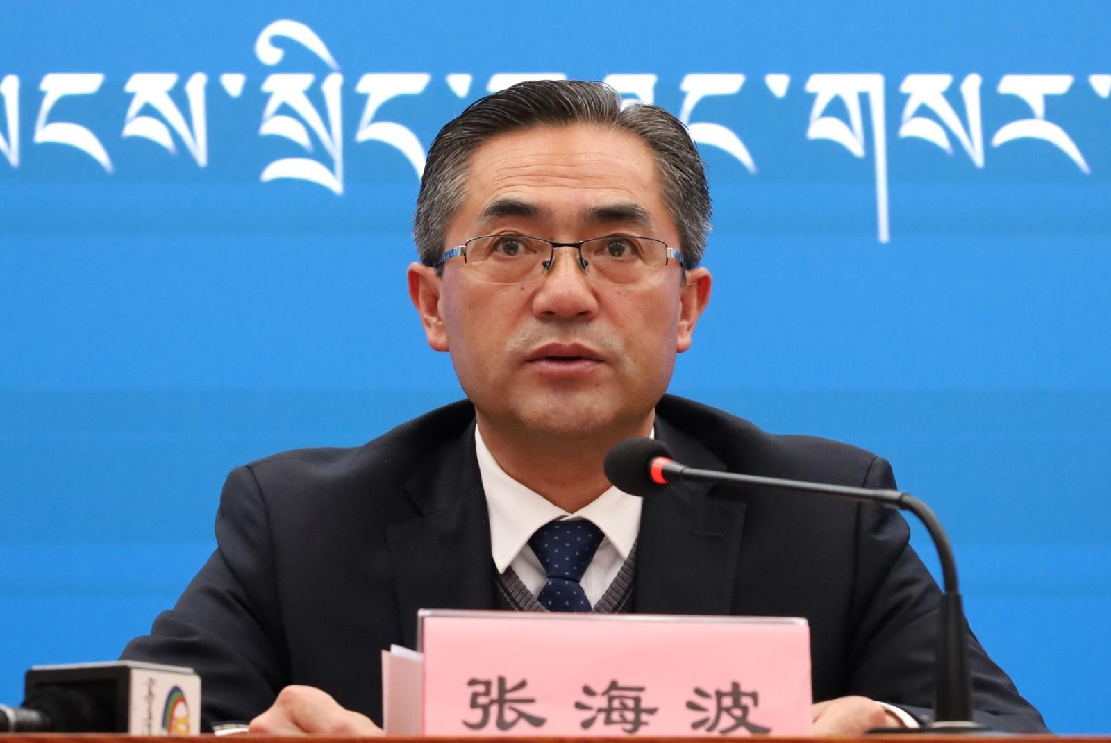 新聞發(fā)言人：自治區(qū)農(nóng)業(yè)農(nóng)村廳黨組成員、副廳長 張海波.jpg