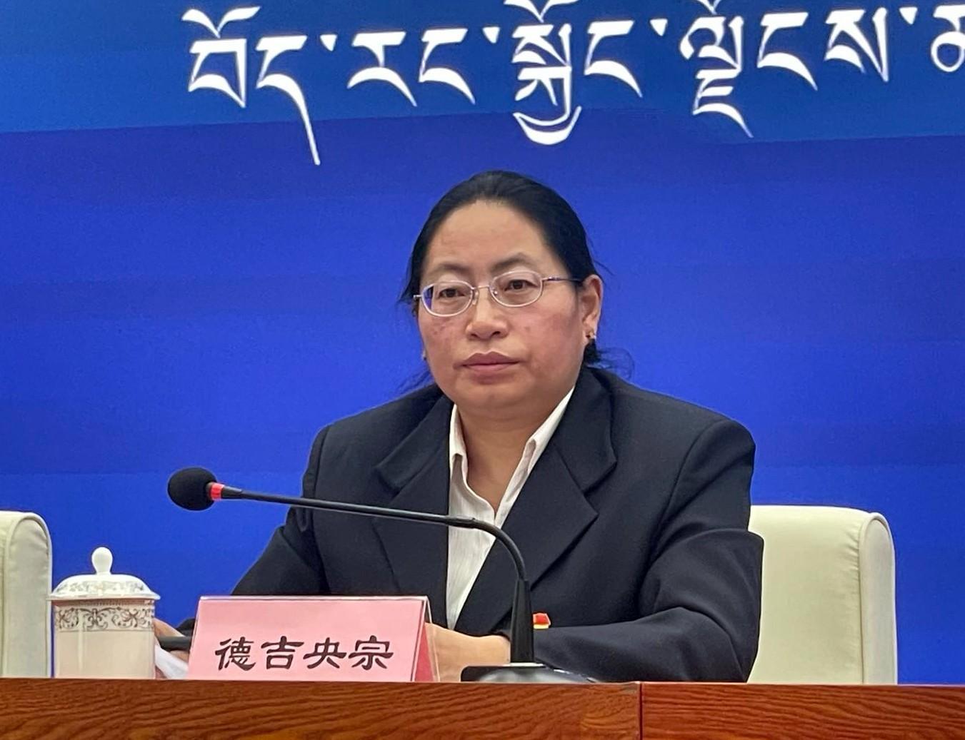 新聞發(fā)言人：拉薩市生態(tài)環(huán)境局黨組成員、副局長 徳吉央宗.jpg