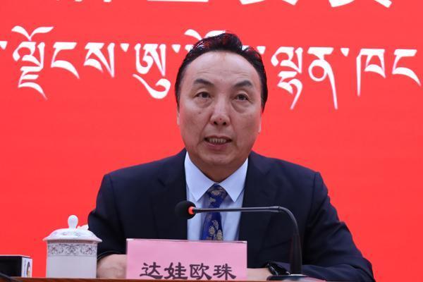 新聞發(fā)言人：區(qū)交通運輸廳黨委書記、副廳長 達娃歐珠.jpg