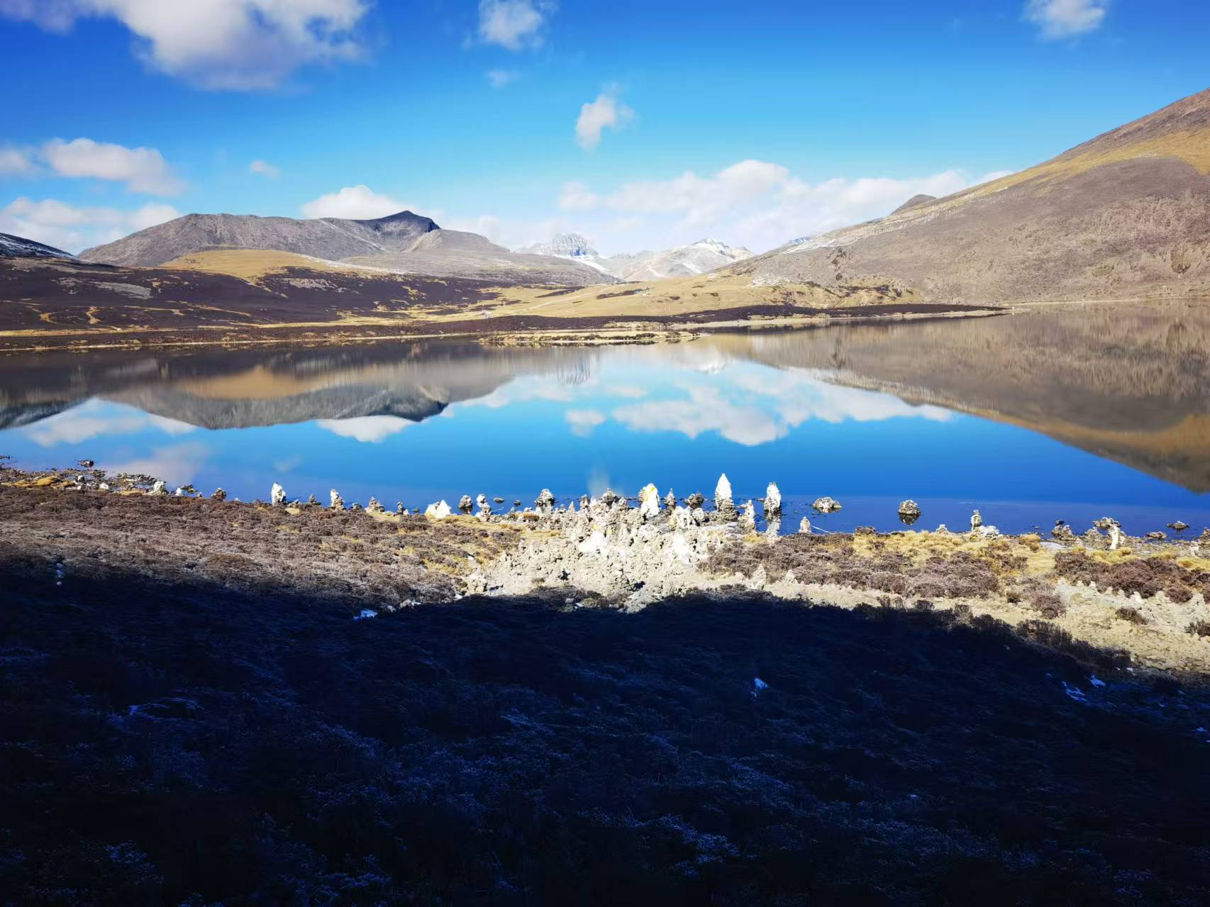秋后的思金拉措美景