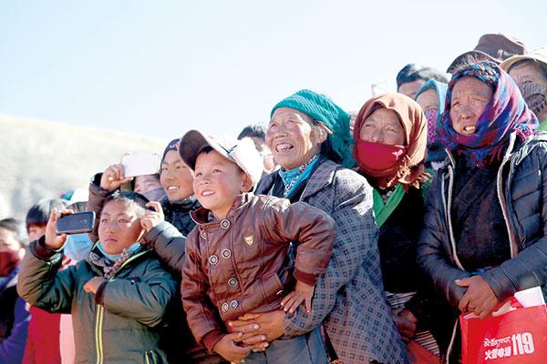 歡樂節(jié)日 紅火盛會——第35界雅礱物教會掠影
