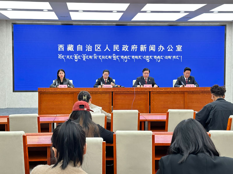 新聞發(fā)布會(huì)現(xiàn)場.jpg